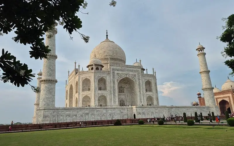 Delhi to Agra Taj Mahal Sunrise Tour by Private Car