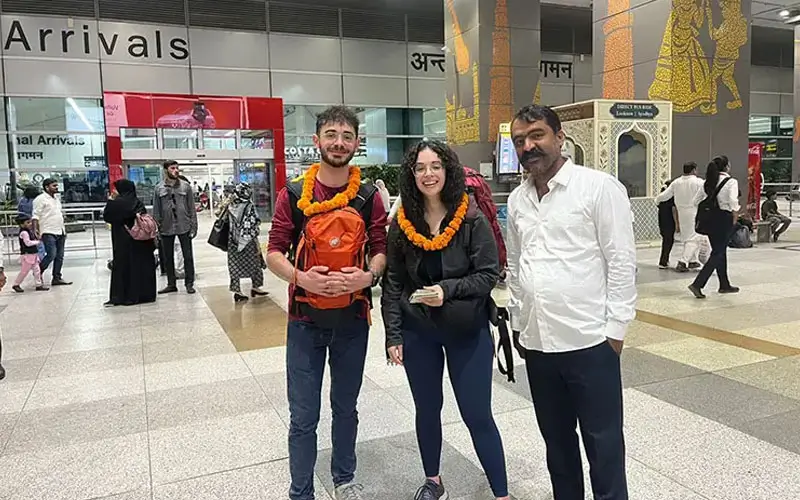 Why English-Speaking Chauffeur-Driven Journeys Are the Best Way to Travel in India