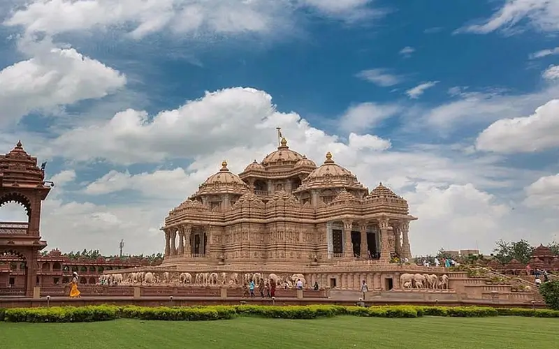 From Delhi Airport to the Golden Triangle