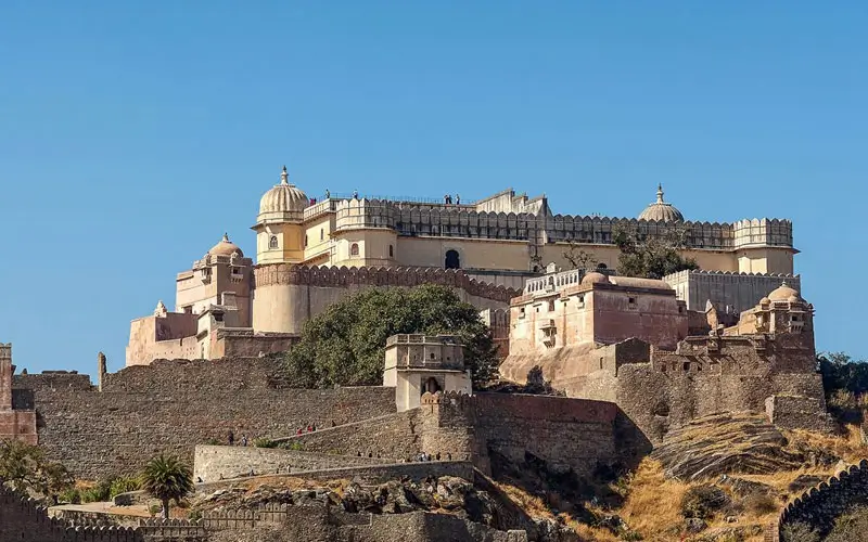 Heritage Drive Routes in India , Ancient Trade Paths, Historic Forts & Old Towns to Explore by Car and Driver