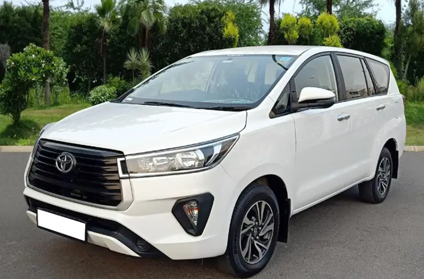 Toyota Innova Crysta vs Kia Carens for India Travel - Best Car Choice for Foreign Tourists
