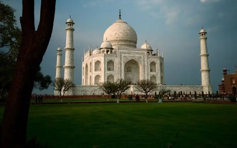 Luxury Taj Mahal Tour by Private Car from Delhi
