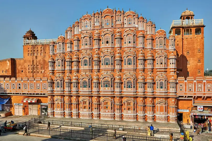 Unique Places to Visit Between Delhi and Jaipur on a Road Trip