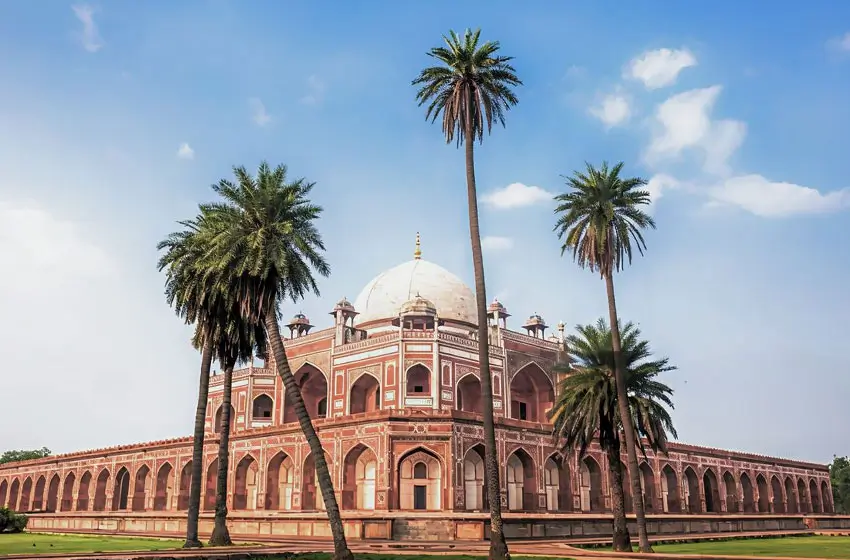 places-to-visit-between-delhi-and-jaipur