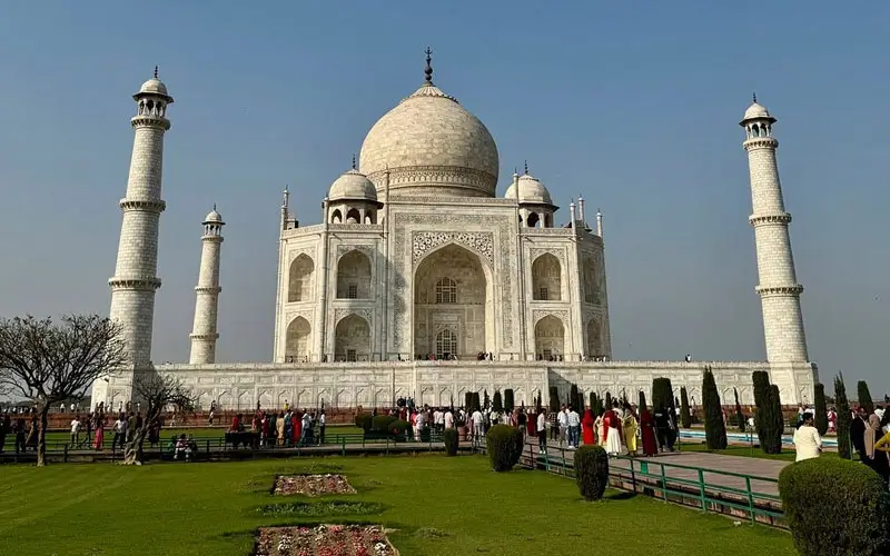 Taj Mahal Tour for First-Time Visitors to India