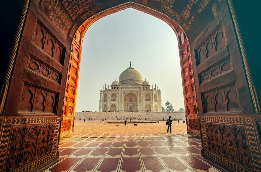 Traveling India as a Gay Couple - Complete Guide for Foreign Tourists