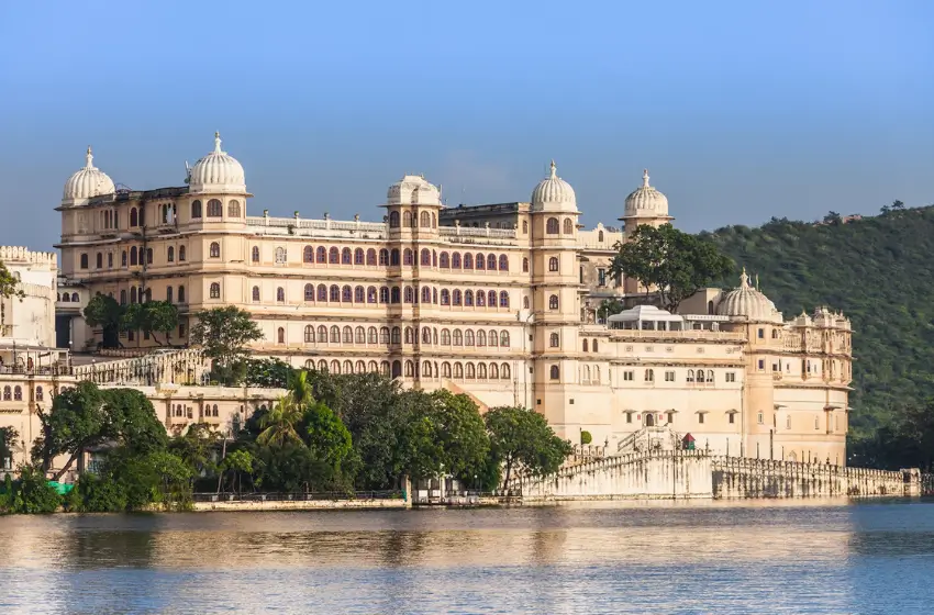 Honeymoon Tour in India by Private Car - Romantic Routes, Stays & Travel Cost Guide